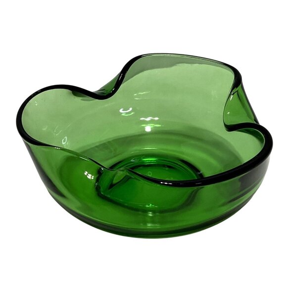 VTG ANCHOR HOCKING FOLDED BOWL IN EMERALD GREEN ART GLASS TRINKET OR CANDY DISH - Picture 2 of 5